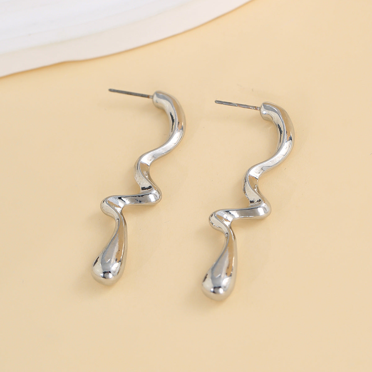 Minimalist Geometric Teardrop Zinc Alloy Plated Earrings for Women