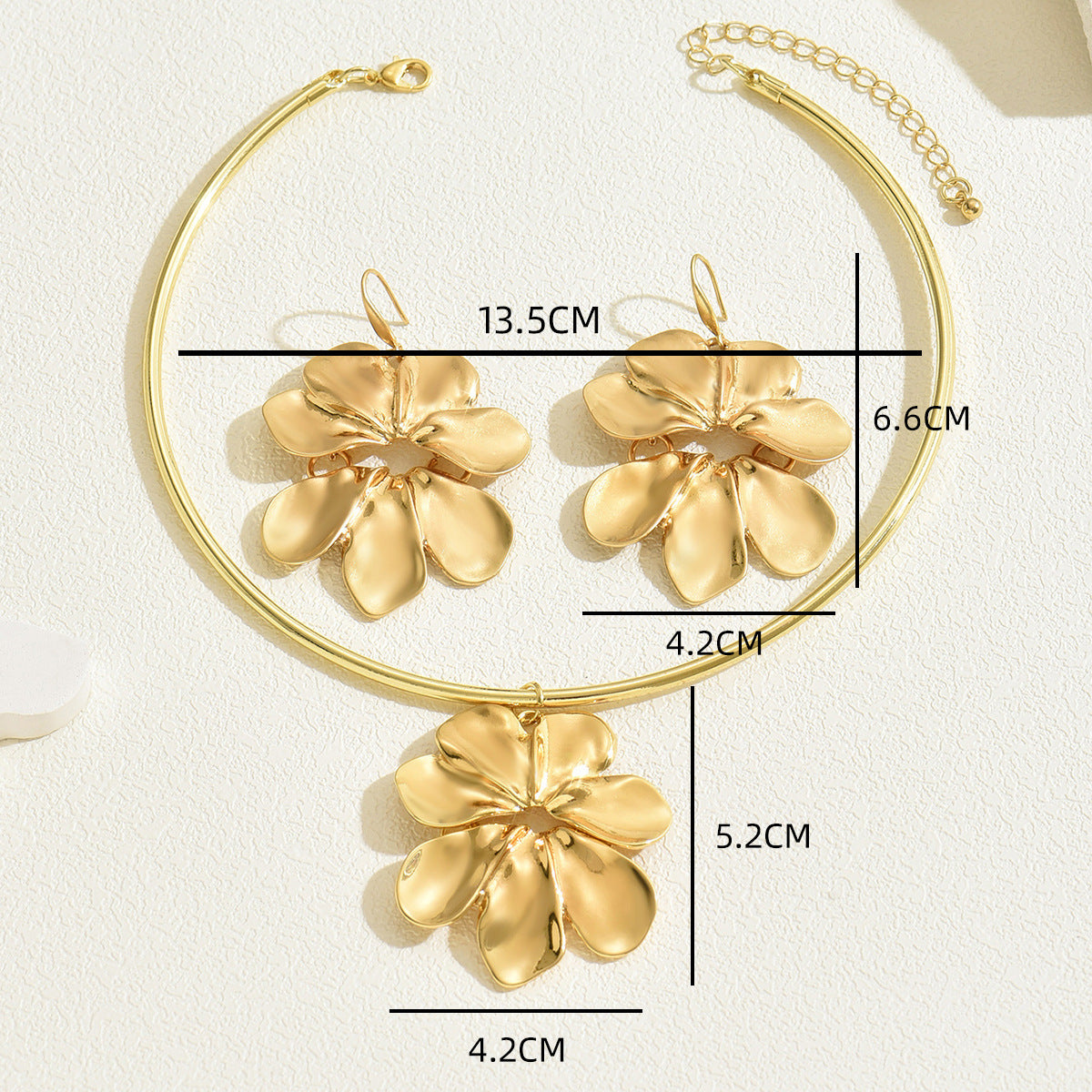Elegante conjunto de collar y pendientes florales para mujer con diseño de pétalos chapados en cobre en forma de corazón