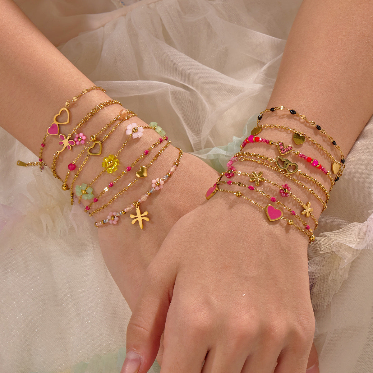Fashionable OL Style Geometric Enamel Beaded Flower Bracelet for Women in Titanium Steel with Plated Finish