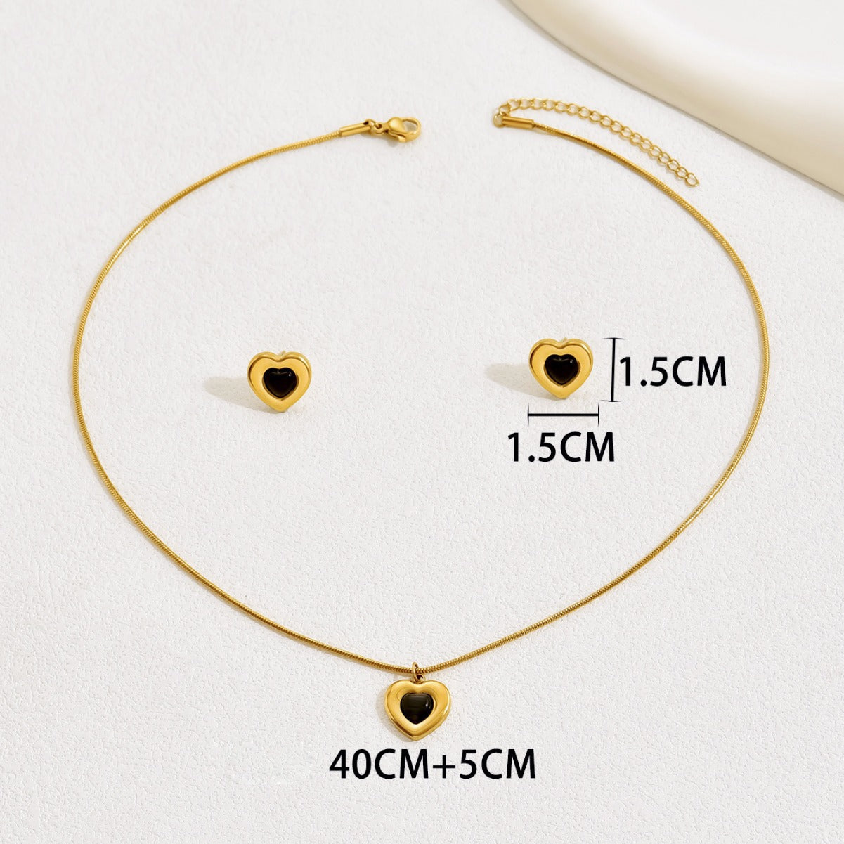 Set de collar y pendientes de cobre minimalista en forma de corazón con incrustaciones de diamantes de imitación para mujer