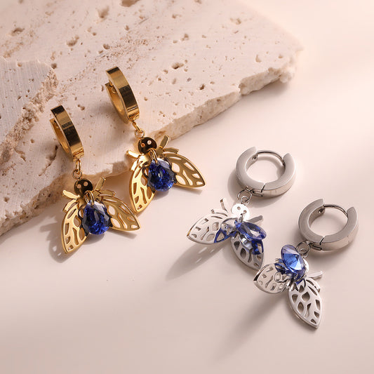 Orecchini minimalisti in acciaio al titanio a forma di ape con placcatura in oro autentico e intarsio di zirconi per donna