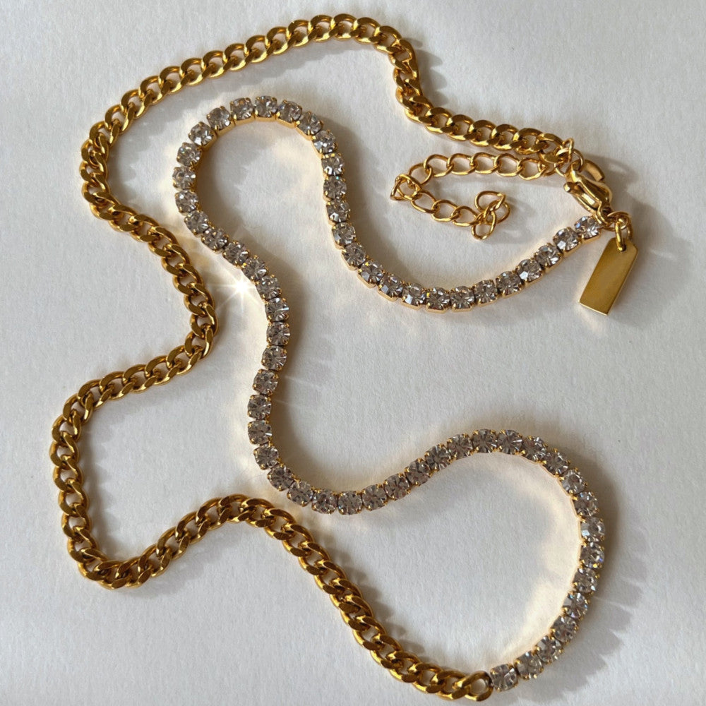 Collana a Catena Cubana Geometrica da Donna Realizzata in Acciaio al Titanio con Intarsio di Strass e Placcatura Sottovuoto in Oro 18K per una Lunga Durata del Colore