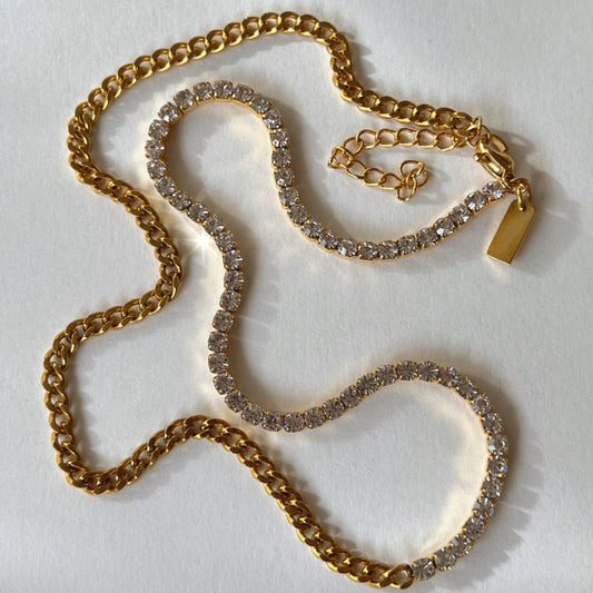 Collana a Catena Cubana Geometrica da Donna Realizzata in Acciaio al Titanio con Intarsio di Strass e Placcatura Sottovuoto in Oro 18K per una Lunga Durata del Colore