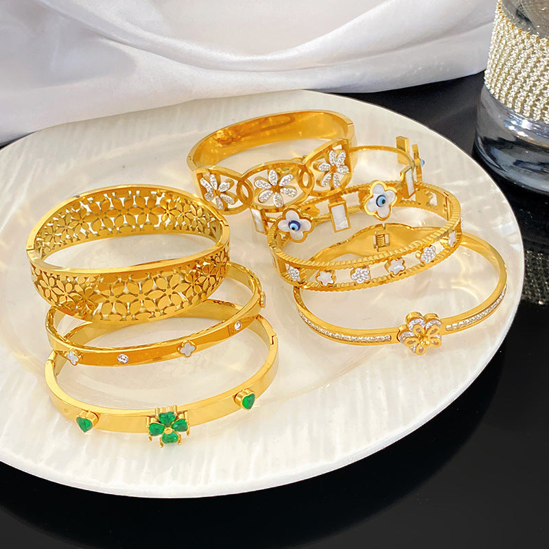 Luxury Floral Hollow Snowflake Daisy Titanium Steel Plated Bangle Bracelet