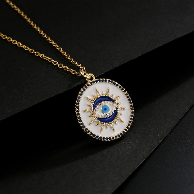 Collana con ciondolo a Occhio di Allah geometrico minimalista da donna in rame con smalto e incastonatura a micro-pavé su catena a O