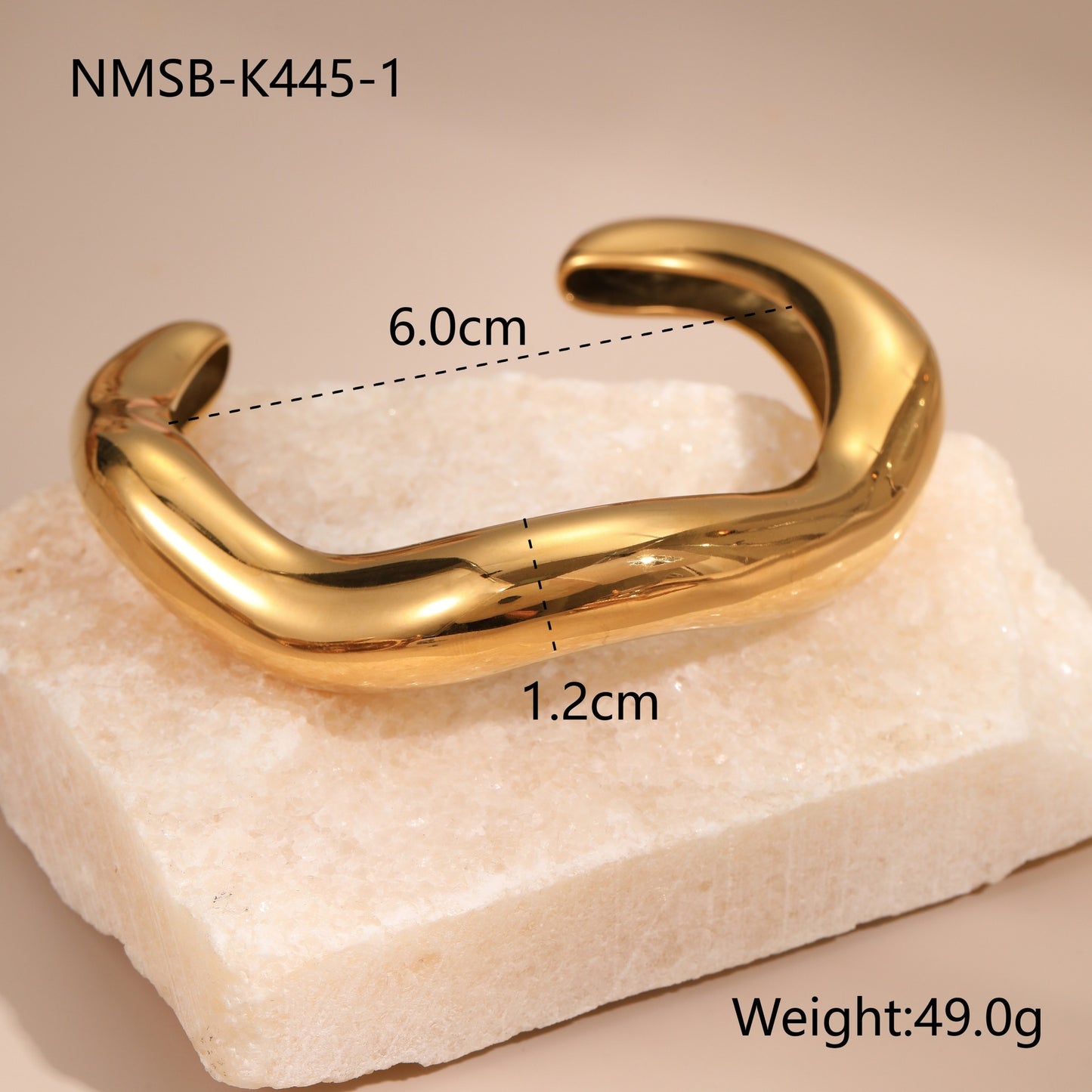 Fashionable Geometric Stainless Steel Bracelet with Plated Finish for Women