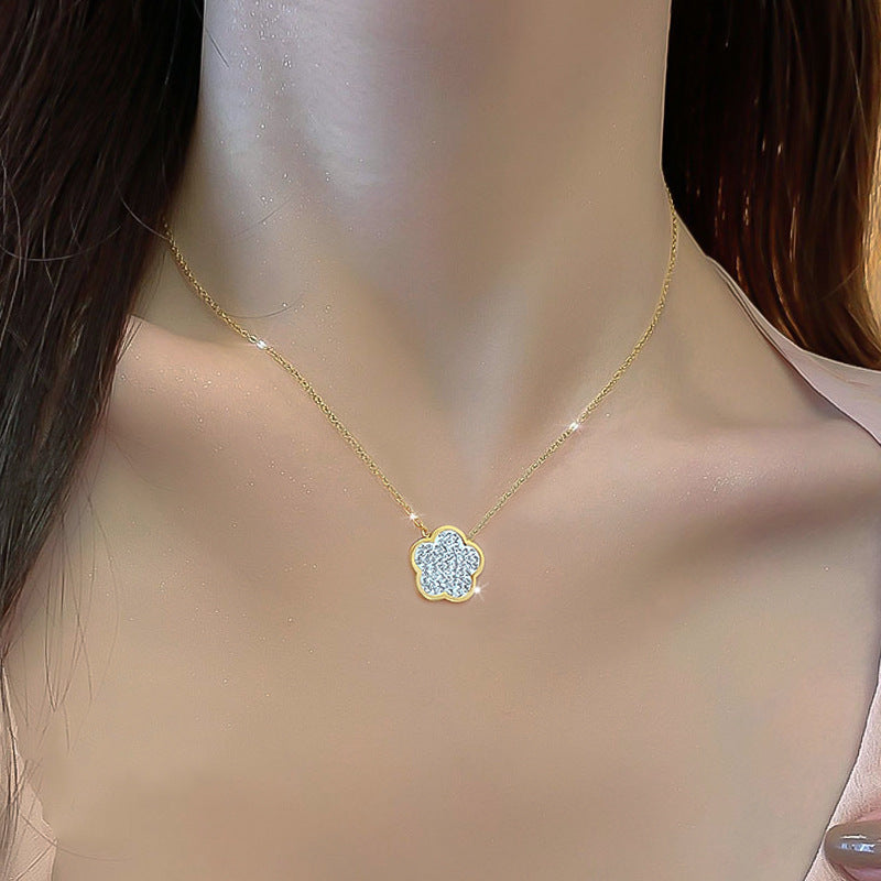 Minimalist Floral Geometric Pendant Necklace for Women Made of Titanium Steel with Gold Plating and Rhinestone Inlay