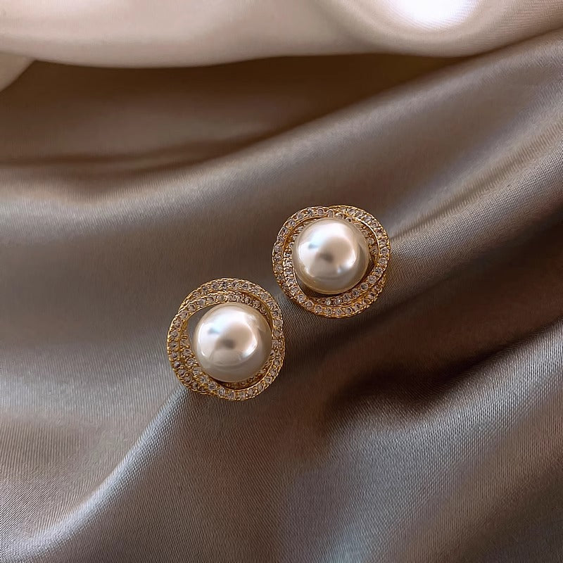 Orecchini a perno geometrici in rame da donna con placcatura in oro 18 carati dal design leggero e lussuoso