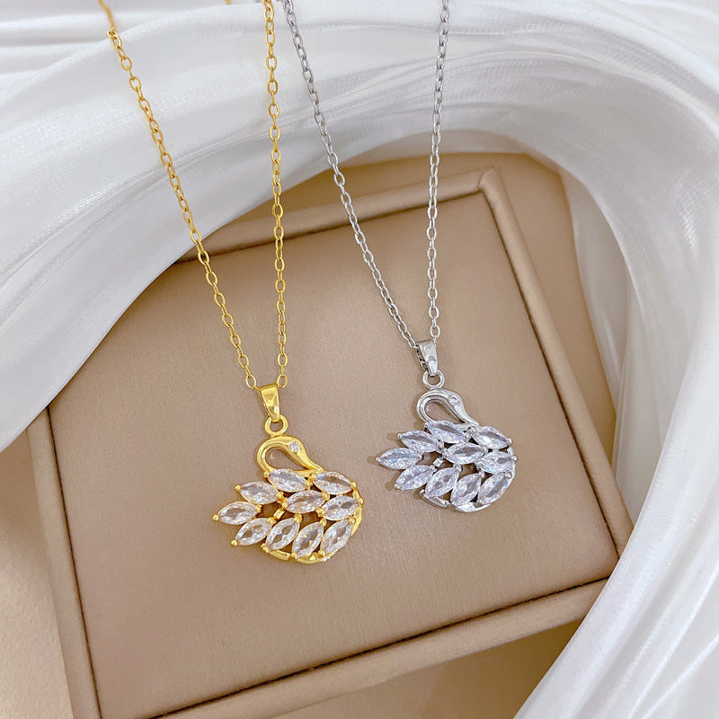 Collana da Donna Minimalista con Cigno in Acciaio Inossidabile con Forma Geometrica e Motivo Luna