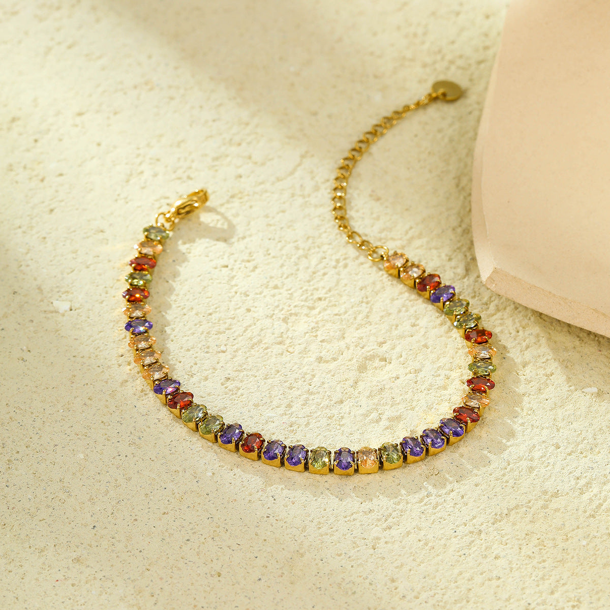 Pulsera geométrica ovalada de circonitas de acero inoxidable bañada en oro de 18 quilates a la moda para mujer