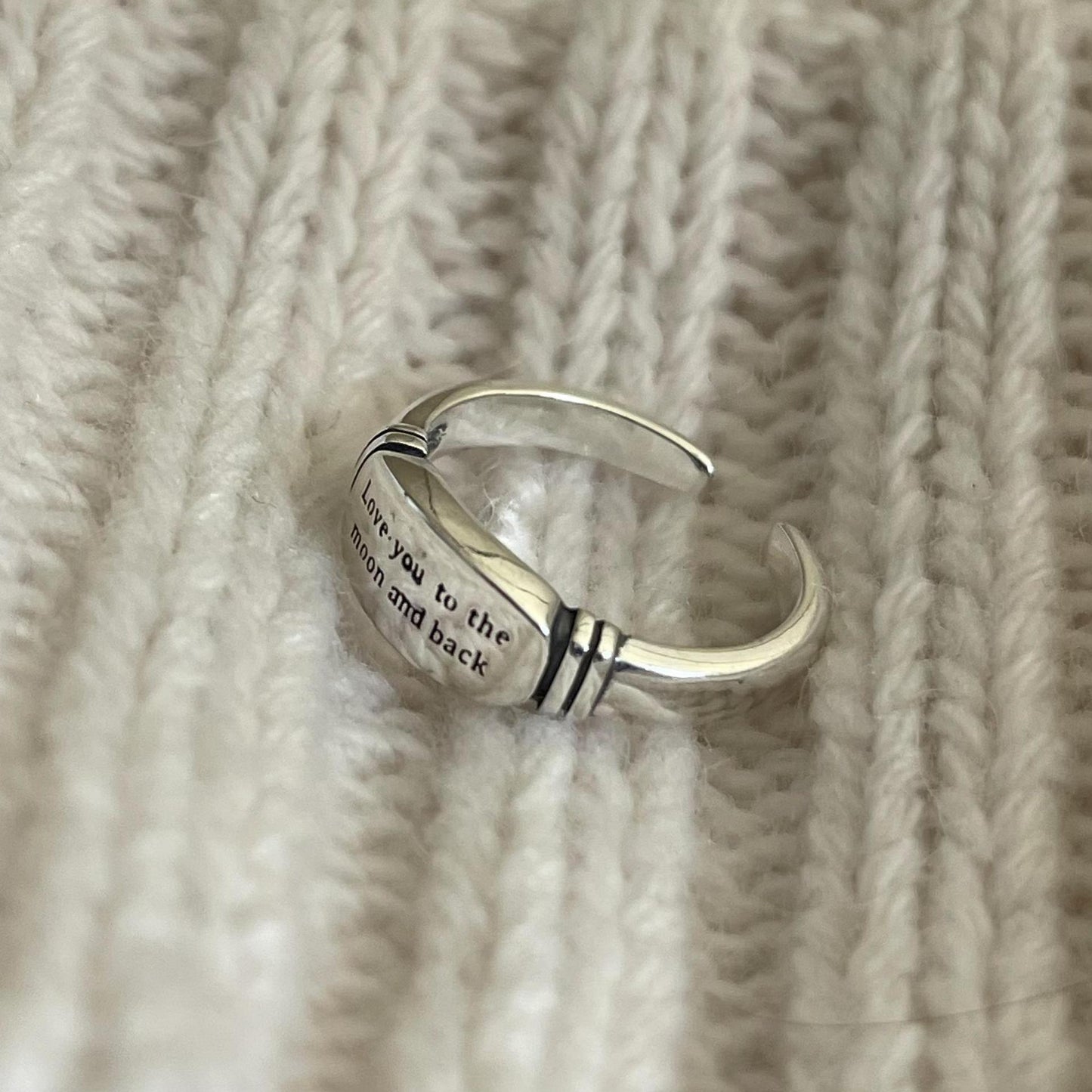 Anillo vintage de plata de ley 925 con forma de corazón con detalles geométricos y de rayas para mujer