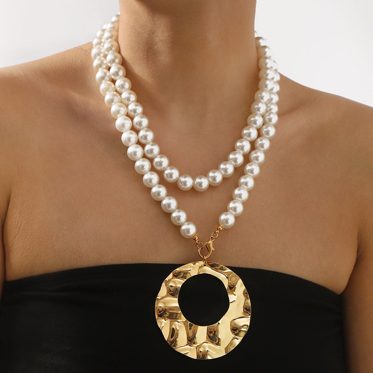 Collana multistrato geometrica minimalista con perle per donne con ciondolo in ferro placcato e catena di perle