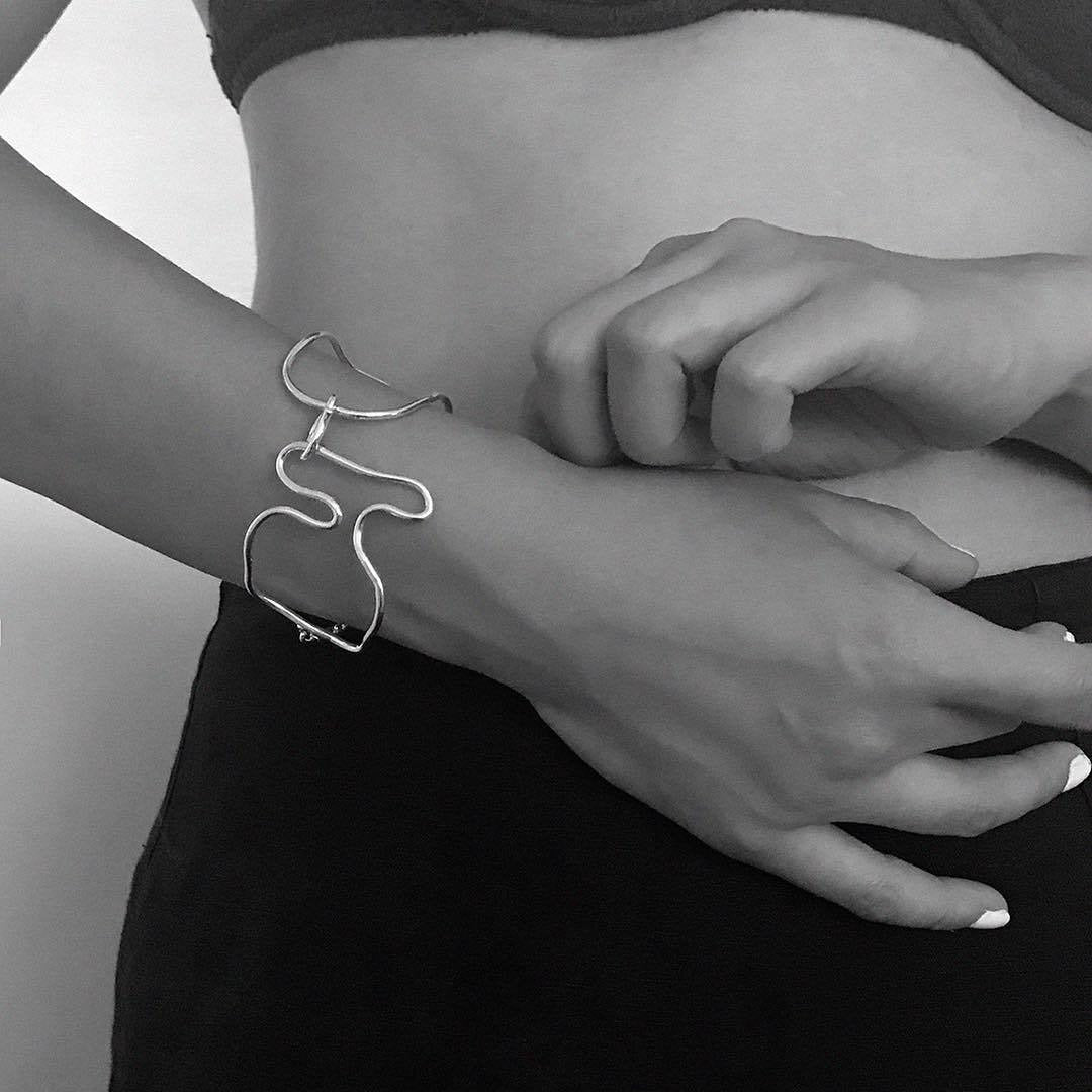 Pulsera de diseño abstracto tejida geométrica pulida de plata de ley 925 minimalista
