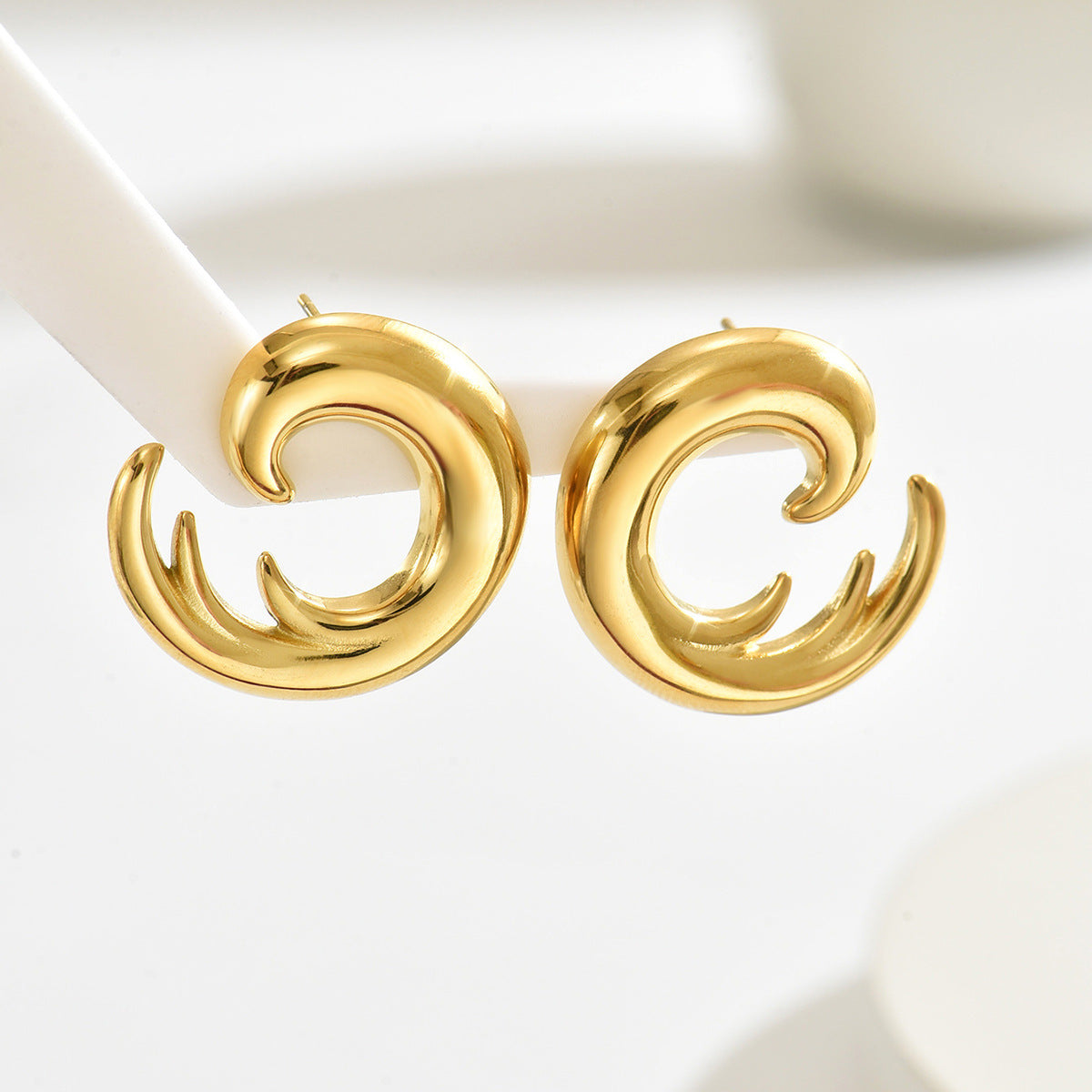 Pendientes Geométricos Ondulados para Mujer de Aleación de Zinc con Acabado Galvanizado, Pendientes Minimalistas de Moda