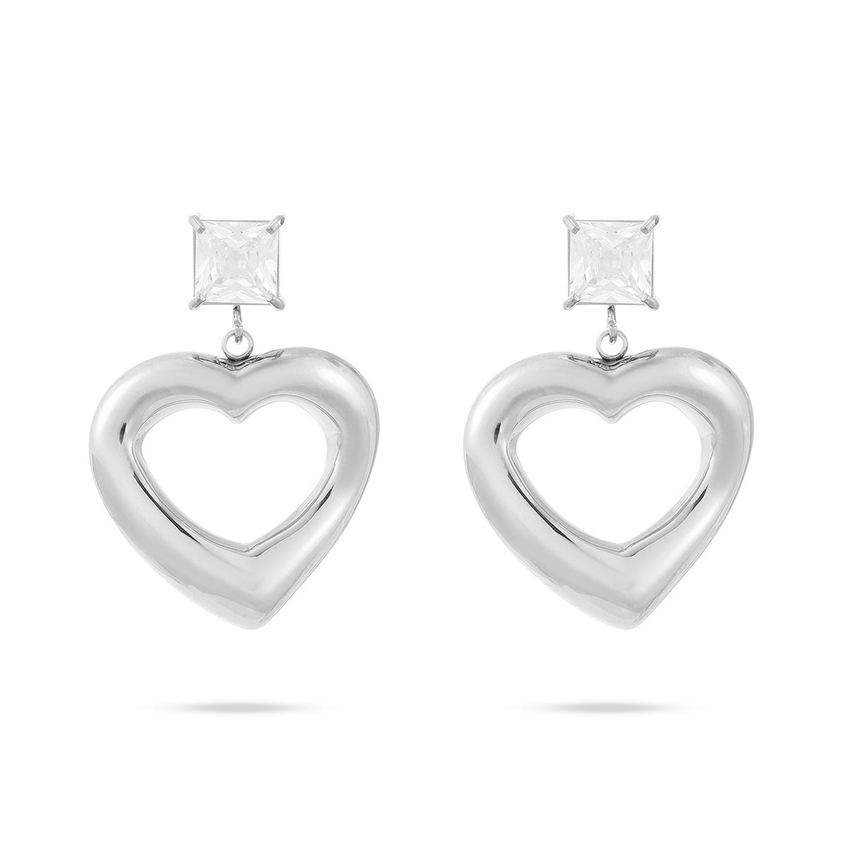 Fashionable Minimalist Heart-Shaped Zirconia-Set Titanium Steel Stud Earrings for Women with Plated Finish