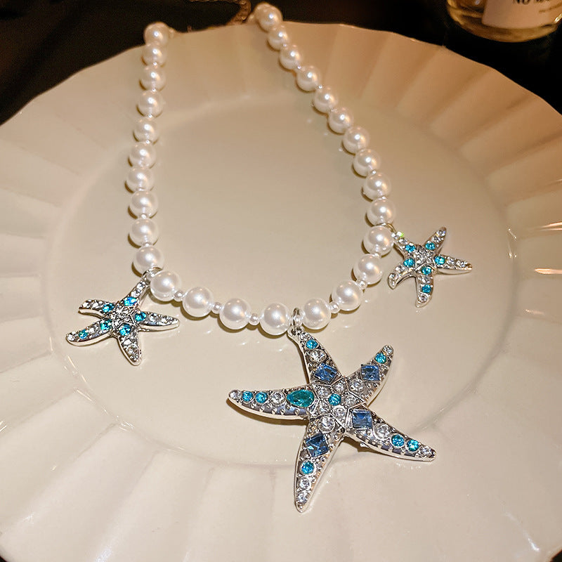 Vintage Geometric Floral Glass Pendant Necklace for Women with Rhinestone Inlay and Gold-Plated Alloy Chain