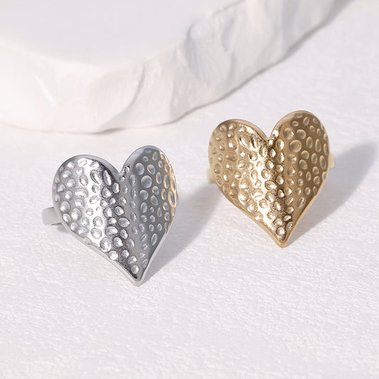 Anillo Ajustable de Acero Inoxidable con Textura Martillada en Forma de Corazón Minimalista para Mujer, Accesorio de Moda Resistente a la Decoloración