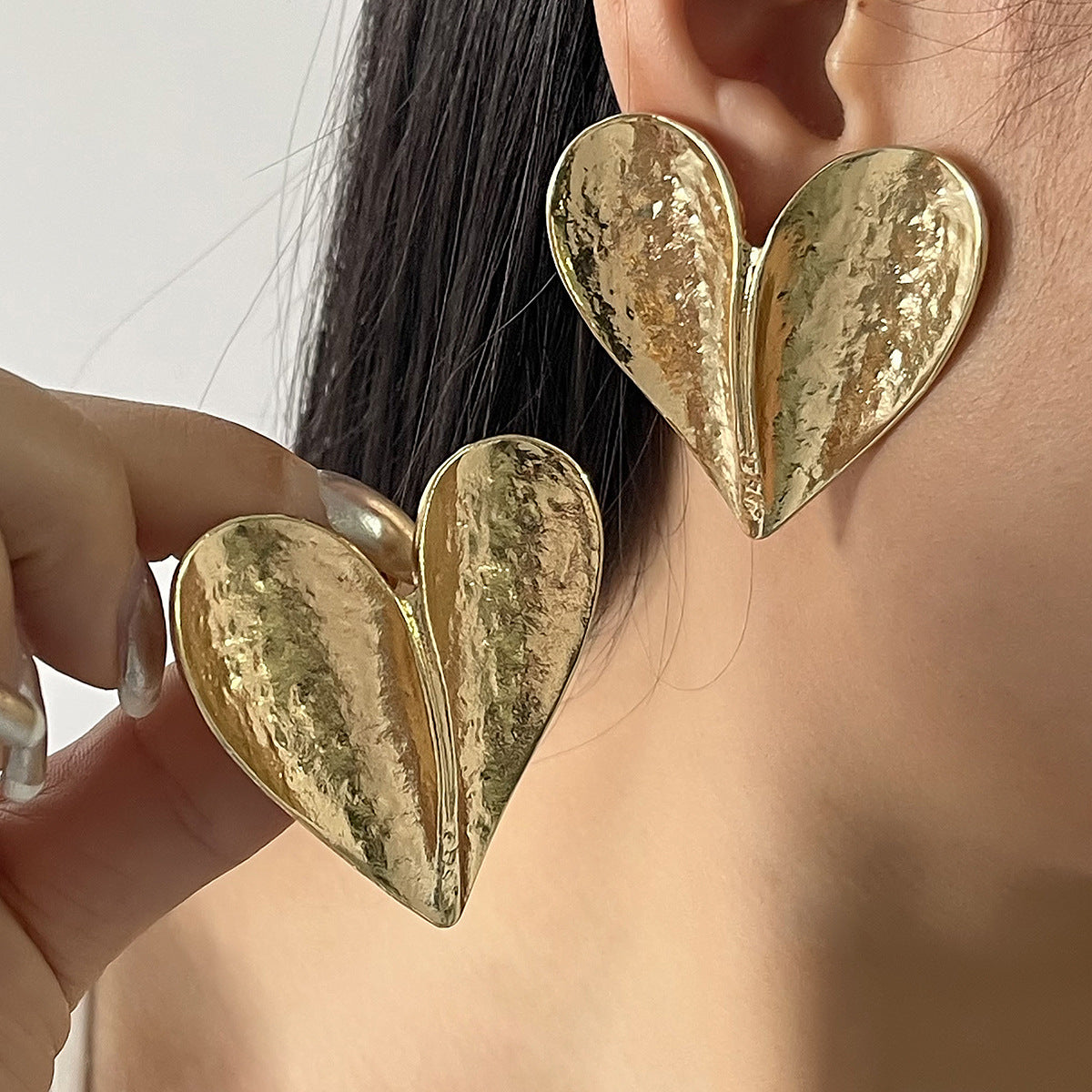 Ins Style 3D Concave Heart Shape Alloy Stud Earrings with Plated Finish for Women