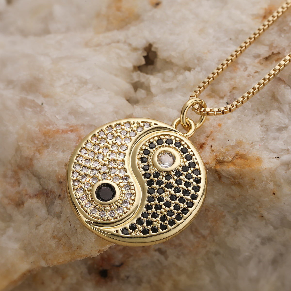 Minimalist Elegant 18K Gold Plated Brass Geometric Cubic Zirconia Inlay Tai Chi Bagua Pendant Necklace for Women