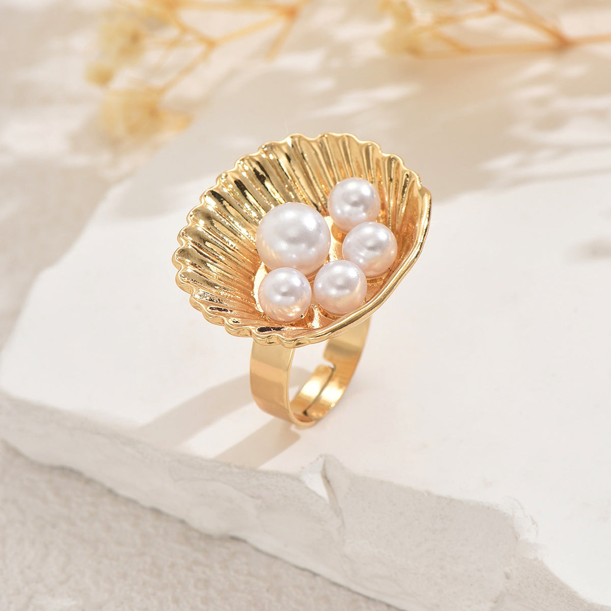 Anello Aperto Geometrico da Donna con Intarsio di Perle e Design a Pieghe Testurizzato in Lega di Zinco