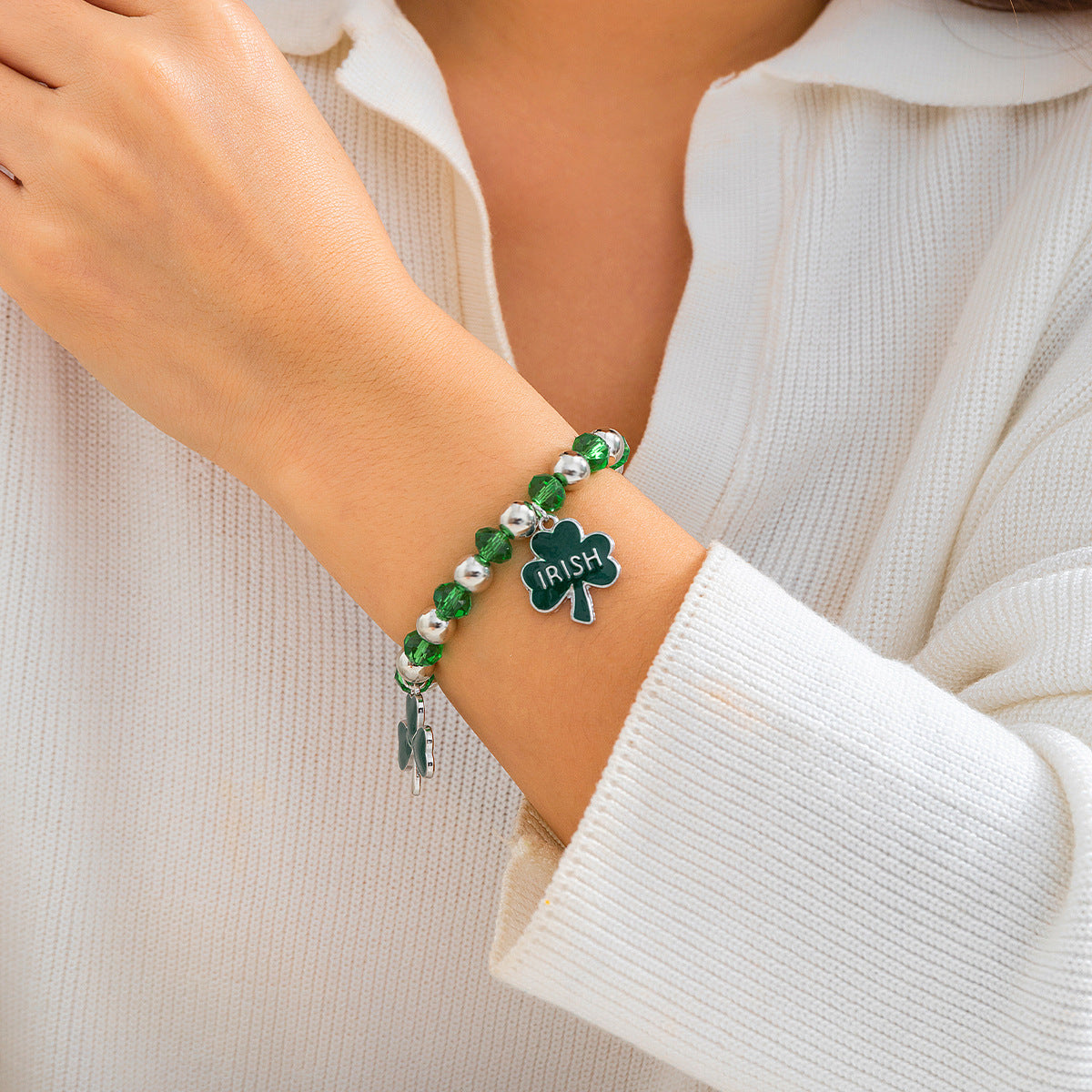 Minimalist Green Clover Resin Bracelet for Women