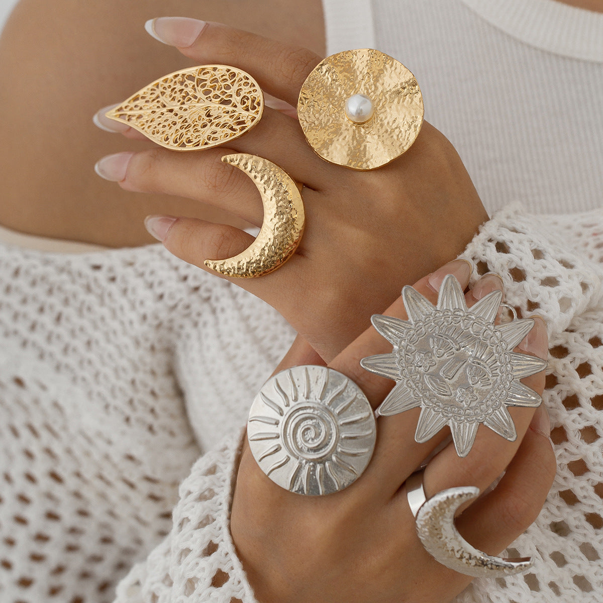 Anello aperto in lega minimalista a forma di girasole da donna con perle finte e motivo a foglia