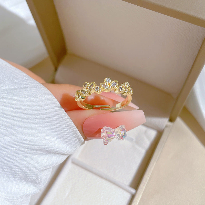 Anello in ottone a forma di corona in stile cartone animato con placcatura in oro e apertura regolabile da donna