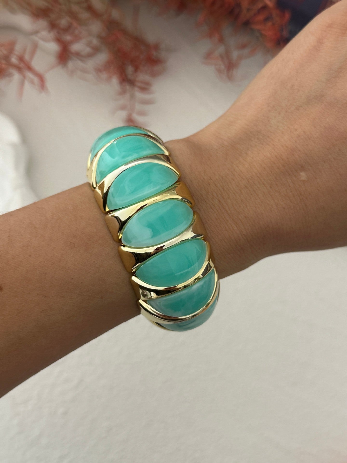 Bracciale in acrilico lucidato geometrico a gradiente colorato