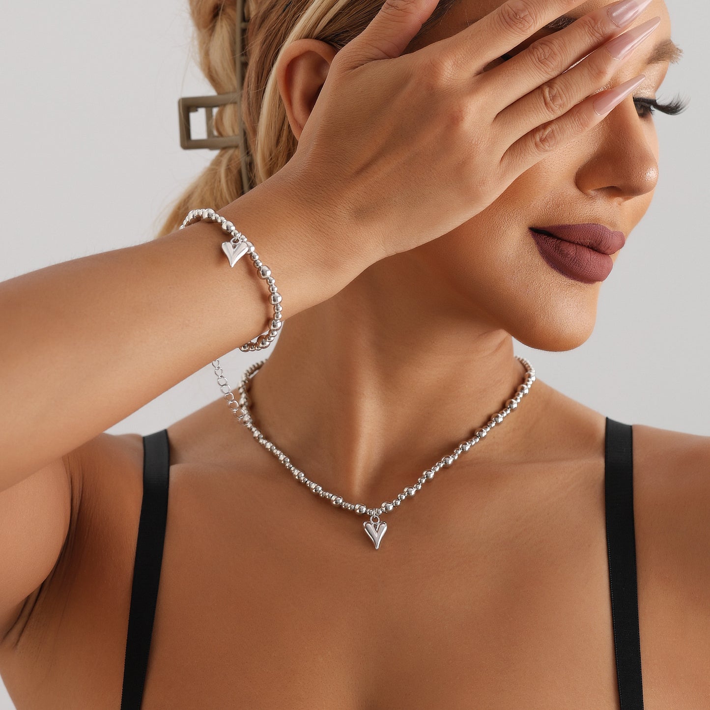 Collar de Perlas Redondas con Cuentas Geométricas para Mujer con Colgante de Corazón de Aleación, Cadena de Clavícula de Moda Galvanizada