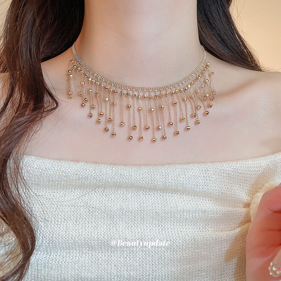Conjunto de collar con colgante de flecos florales vintage y pulsera de latón con acabado chapado para mujer