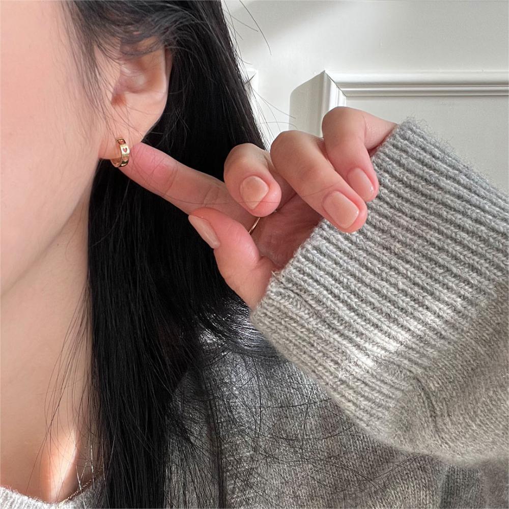 Minimalist Heart-Shaped 925 Sterling Silver Ear Studs with Plated Finish