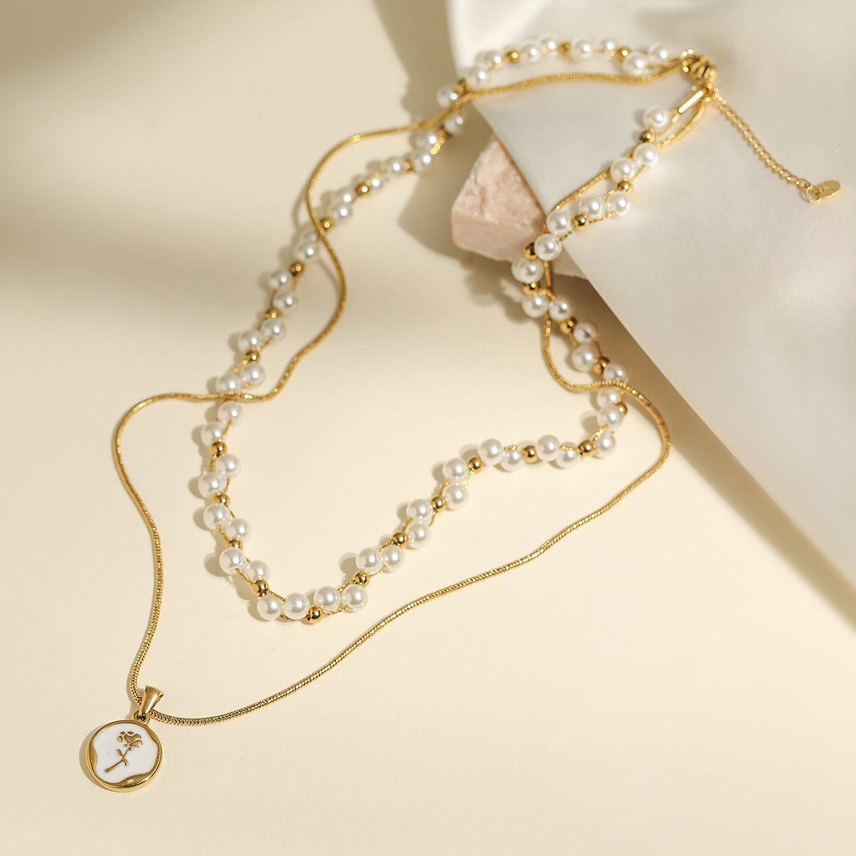Vintage Fashion Geometric Stainless Steel Pearl Necklace for Women Layered Collar Chain