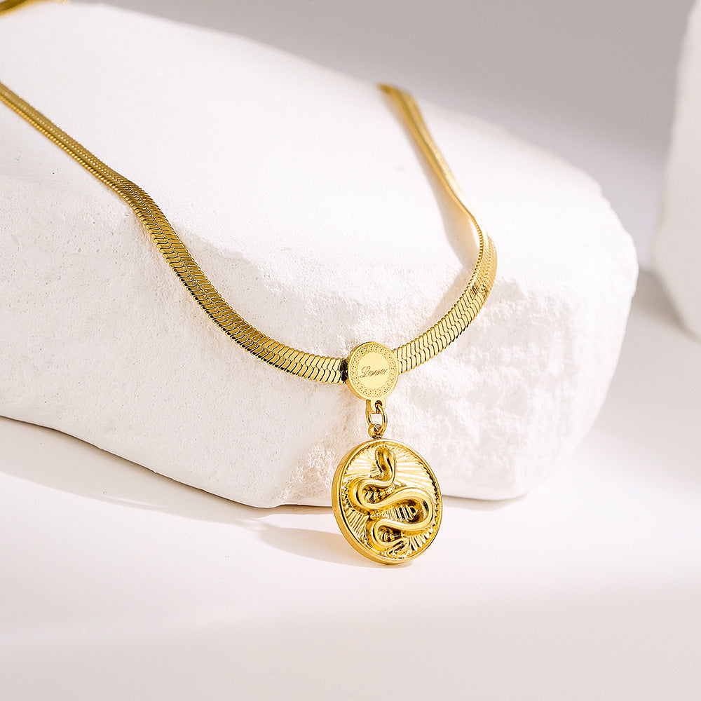 Collana pendente geometrica da donna in acciaio inossidabile con placcatura in oro 18 carati e intarsio in zircone