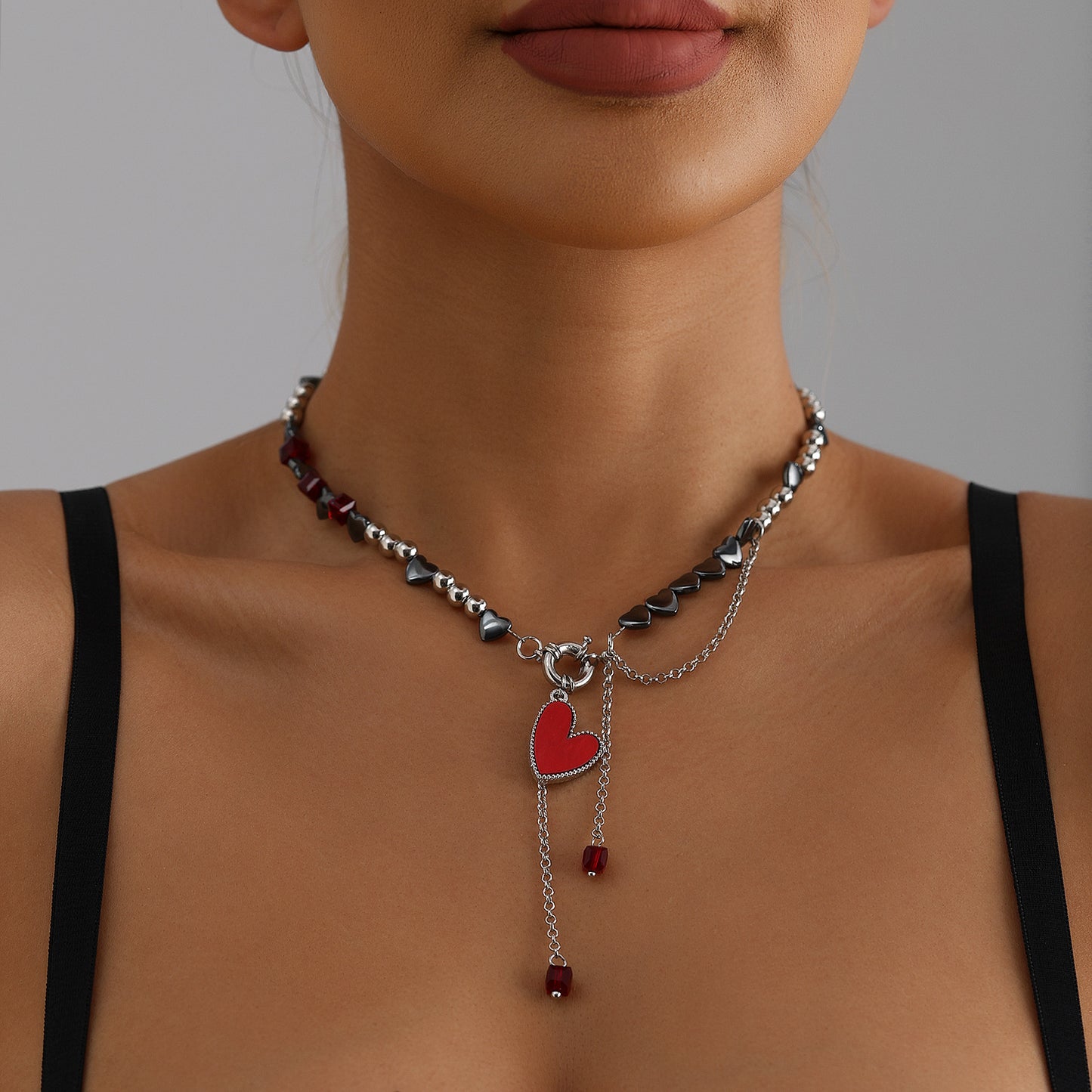 Collana con ciondolo a cuore alla moda in lega con finitura placcata per donna, catena per clavicola ispirata agli anni 2000