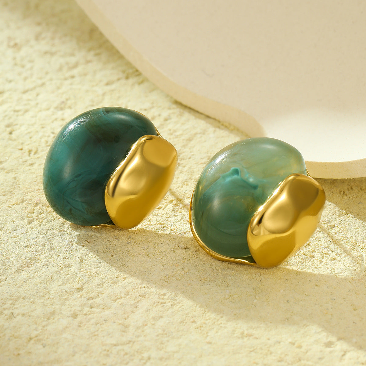 Pendientes de acero inoxidable ovalados con incrustaciones de resina estilo vintage para mujer con acabado chapado