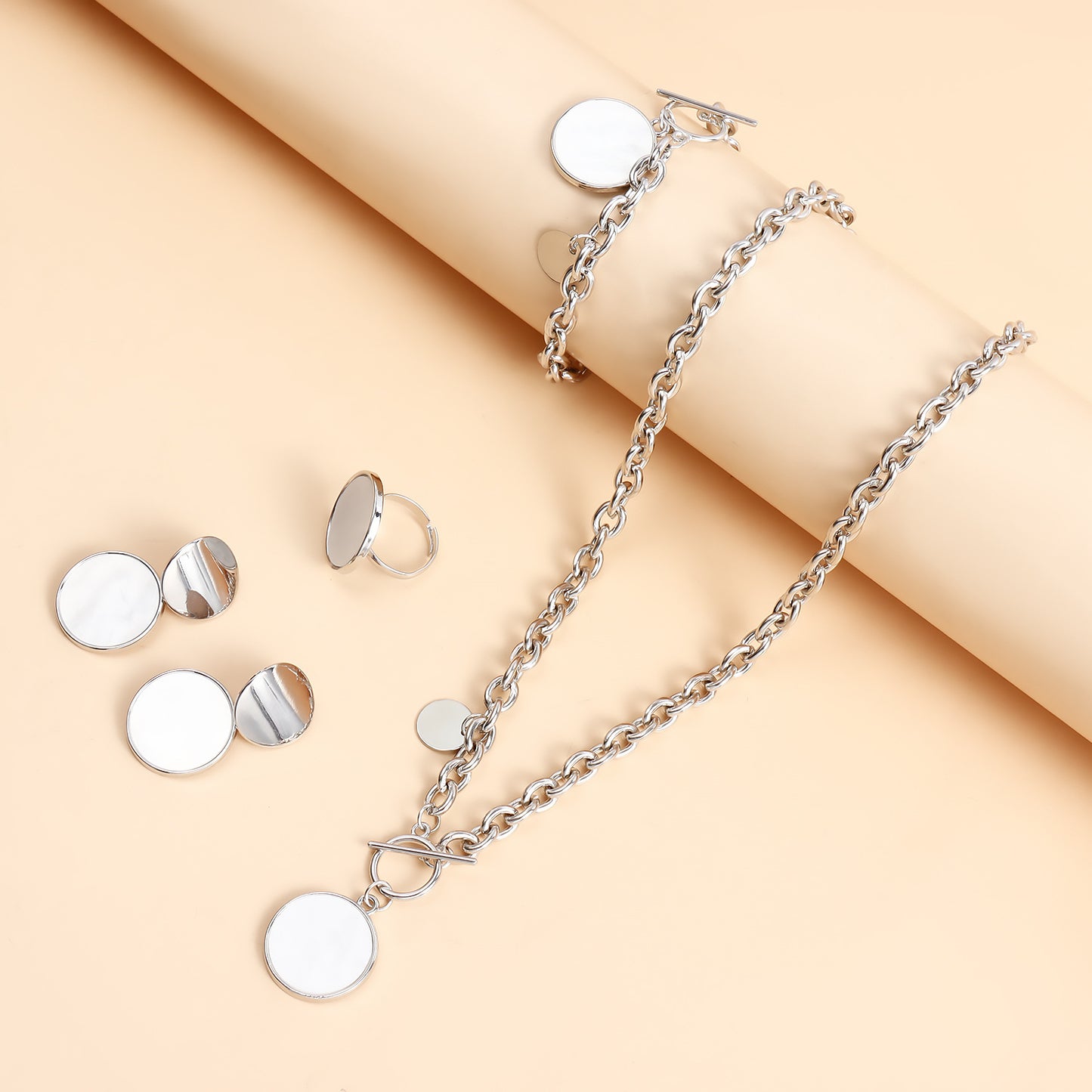Anillo Abierto Geométrico Minimalista de Metal Bañado con Detalles de Nácar Blanco de Imitación para Mujer