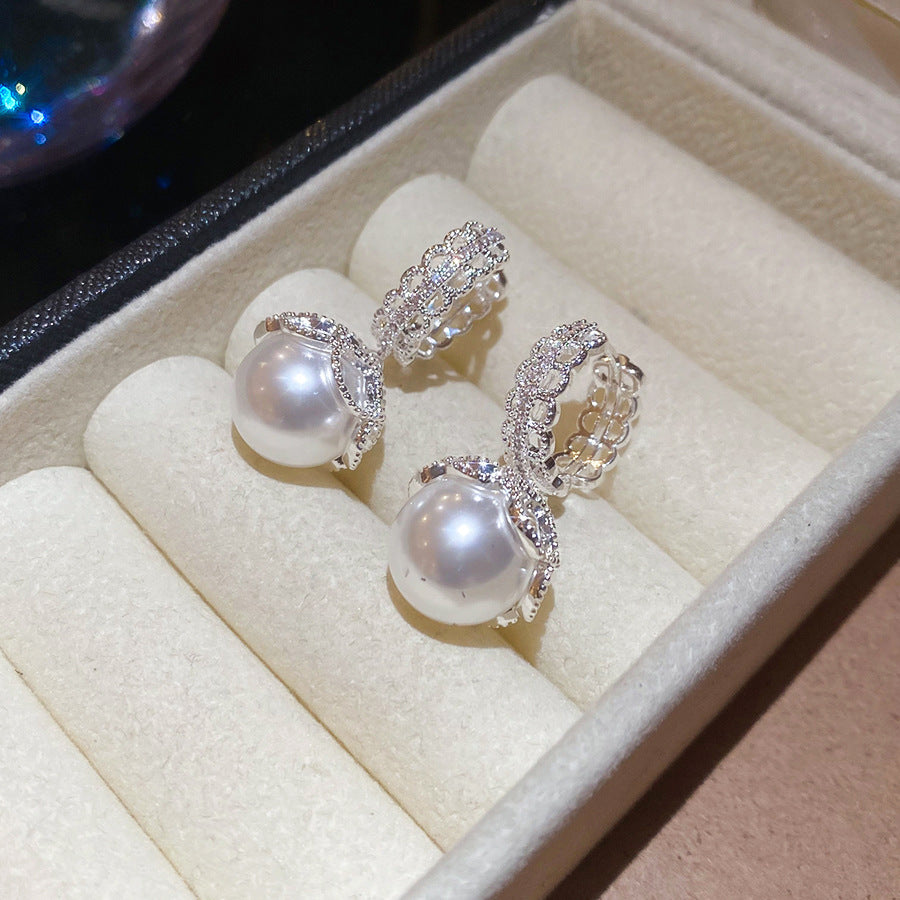 Eleganti orecchini a perno in stile vintage francese con intarsio in zircone e design geometrico da donna