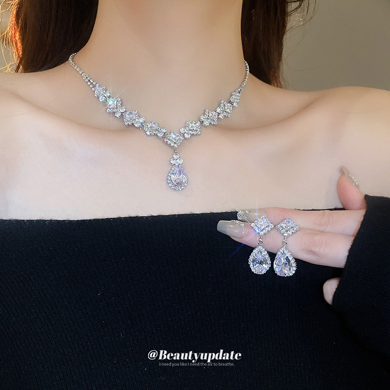Elegante Collar y Pendientes de Cobre con Circonitas en Forma de Gota de Agua para Mujer, Conjunto de Lujo Minimalista con Cadena a la Clavícula