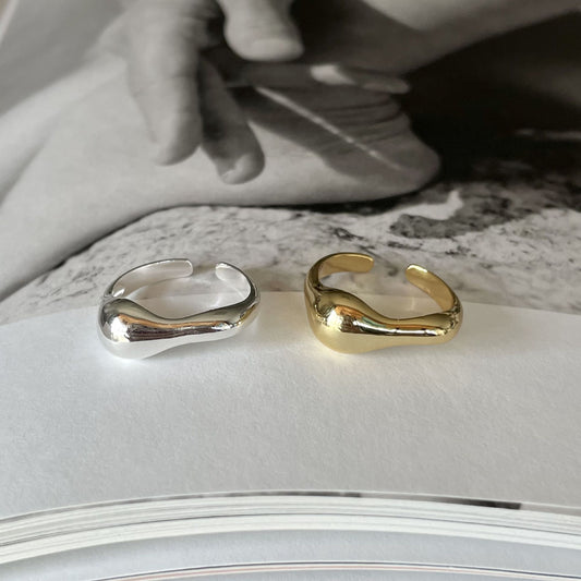 Anello da donna minimalista a forma di cuore irregolare in argento sterling 925 con finitura lucida