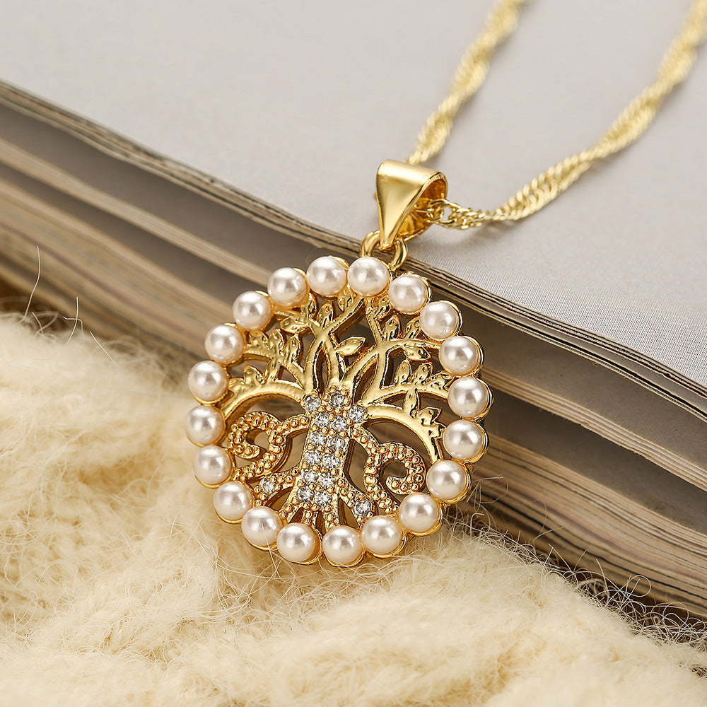 Elegante Collana Pendente da Donna a Farfalla e Albero in Rame Placcato Oro con Zirconi e Perle