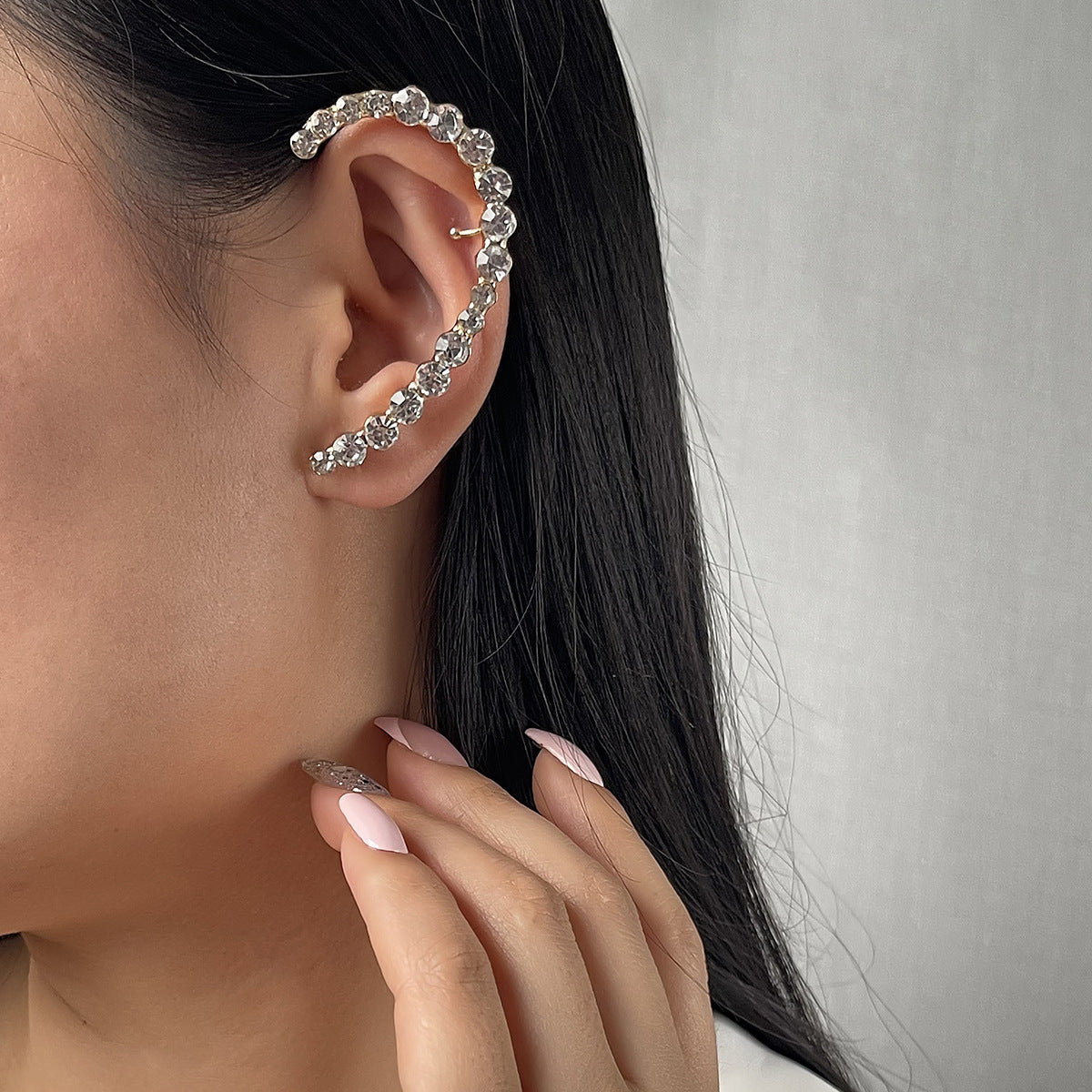 Orecchini da donna minimalisti geometrici a C in lega con intarsio di strass