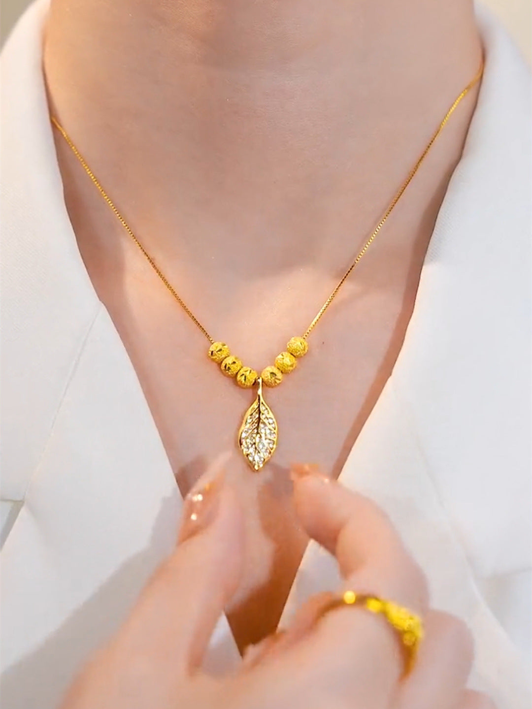 Original Design Irregular Pendant Necklace for Women in Titanium Steel with Plated Gold Finish