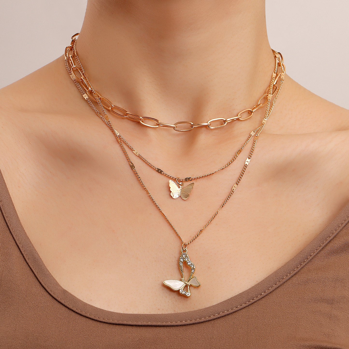 Minimalist Butterfly Pendant Necklace with Mother-of-Pearl Inlay and Rhinestone Accents on Electroplated Alloy Chain