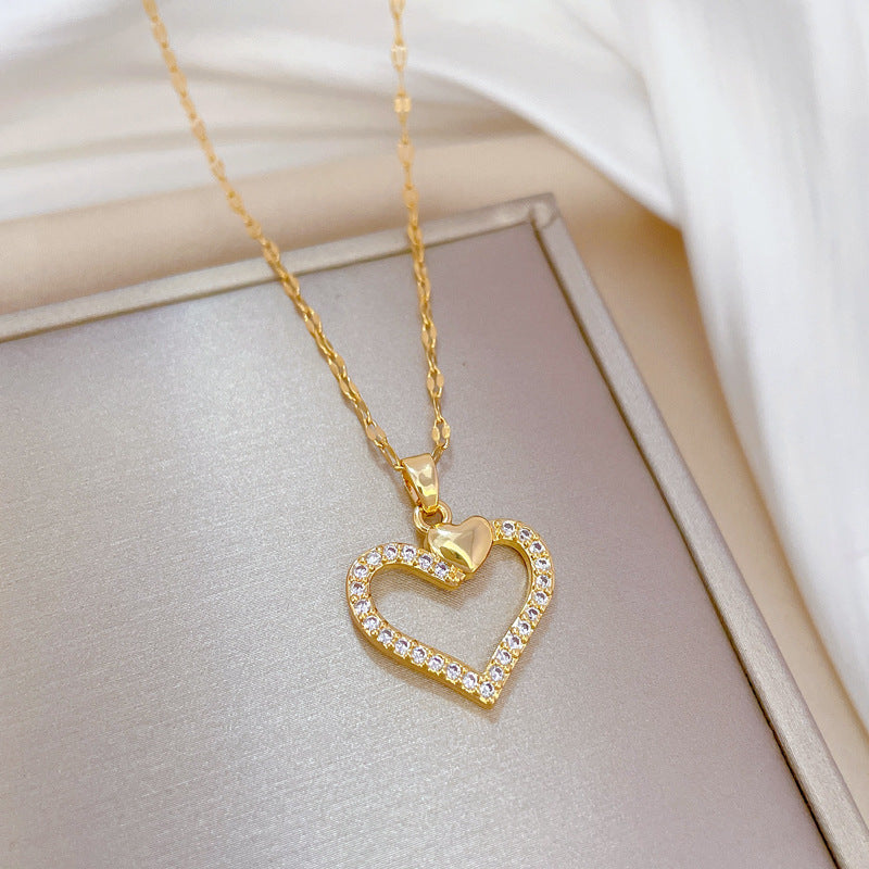 Luxury Titanium Steel Heart-Shaped Pendant Necklace for Women with Rhinestone Inlay, Elegant Clavicle Chain for Wedding, Banquet, and Special Occasions