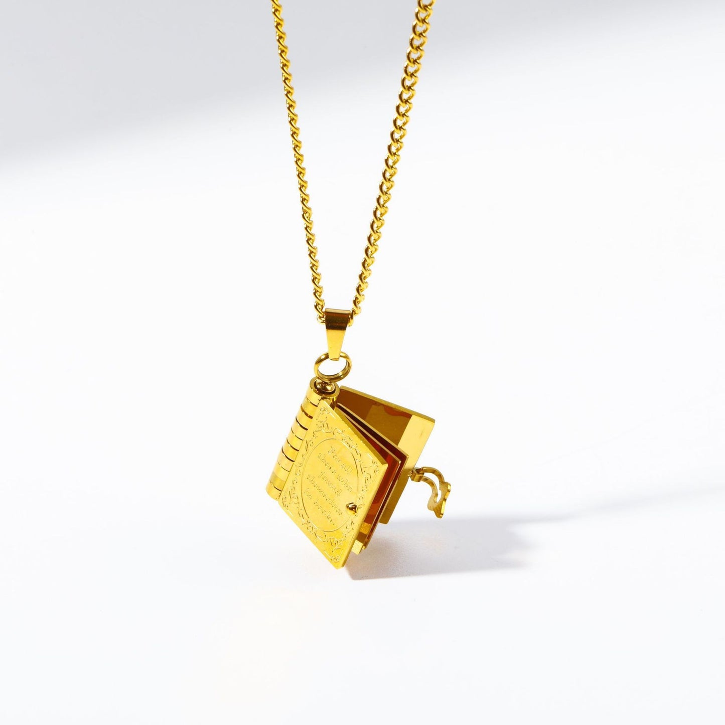 Collana Pendente Minimalista a Cuore in Acciaio al Titanio Placcato Oro per Donna e Uomo