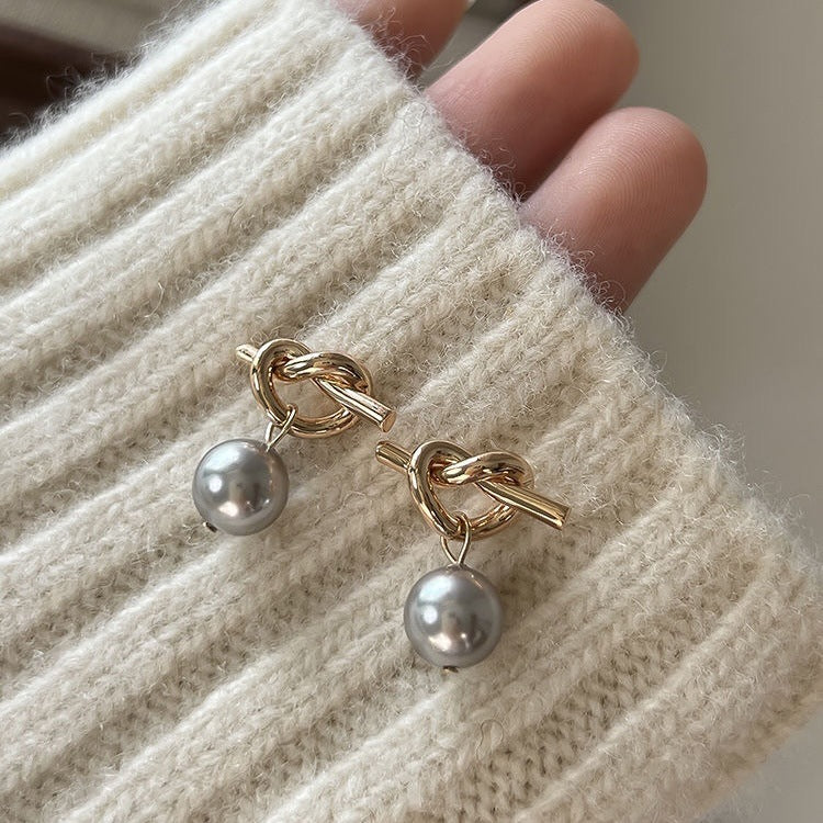 Pendientes de botón cuadrados geométricos minimalistas con perla en plata de ley 925 con baño de rodio
