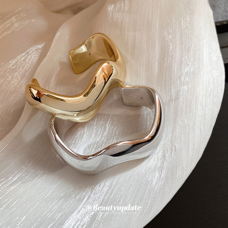 Bracciale da donna in acrilico a forma di onda, minimalista, con design a polsino aperto, gioiello da mano di lusso leggero