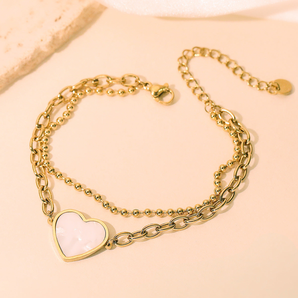 Bracciale da donna minimalista a forma di cuore in acciaio inossidabile placcato oro 18 carati, bracciale alla moda impilabile a doppio strato