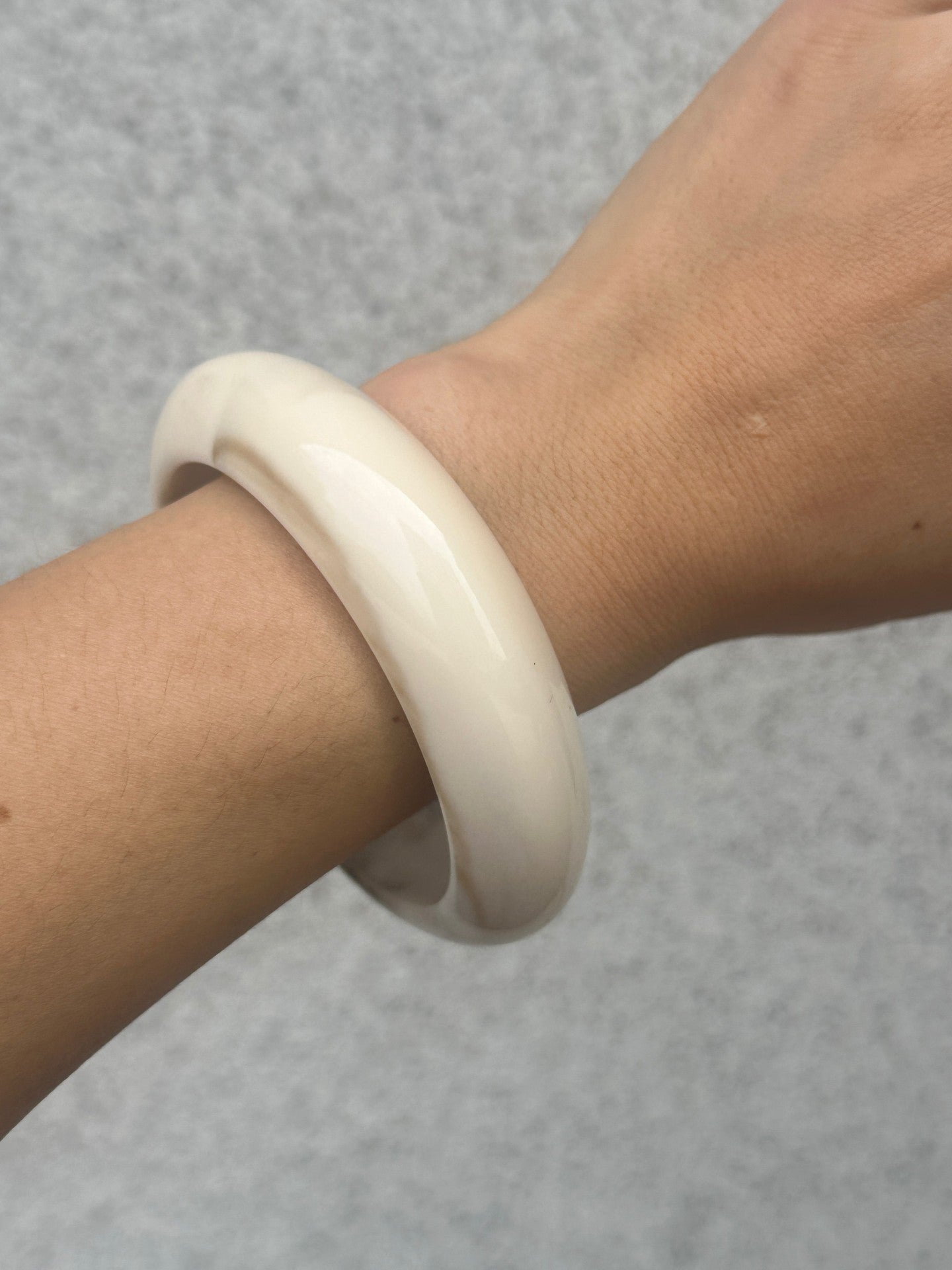Elegant Gradient Geometric Drip Oil Acrylic Wide Cuff Bracelet