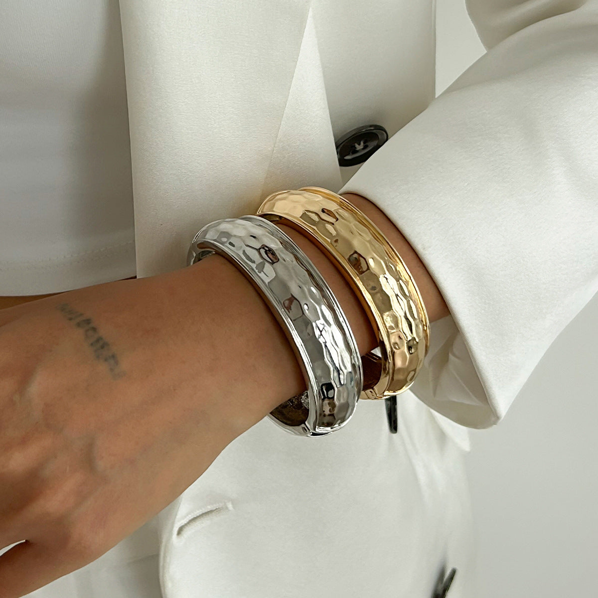 Minimalist Geometric Hammered Zinc Alloy Plated Bracelet Set